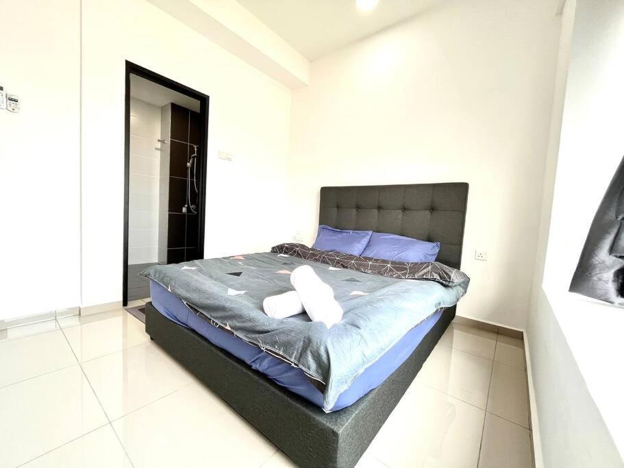 Urban Home-Swimming Pool-City Center Malacca Esterno foto