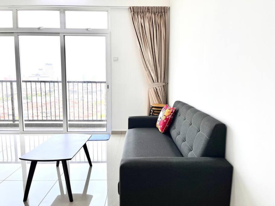 Urban Home-Swimming Pool-City Center Malacca Esterno foto