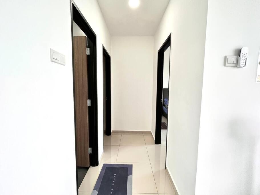 Urban Home-Swimming Pool-City Center Malacca Esterno foto