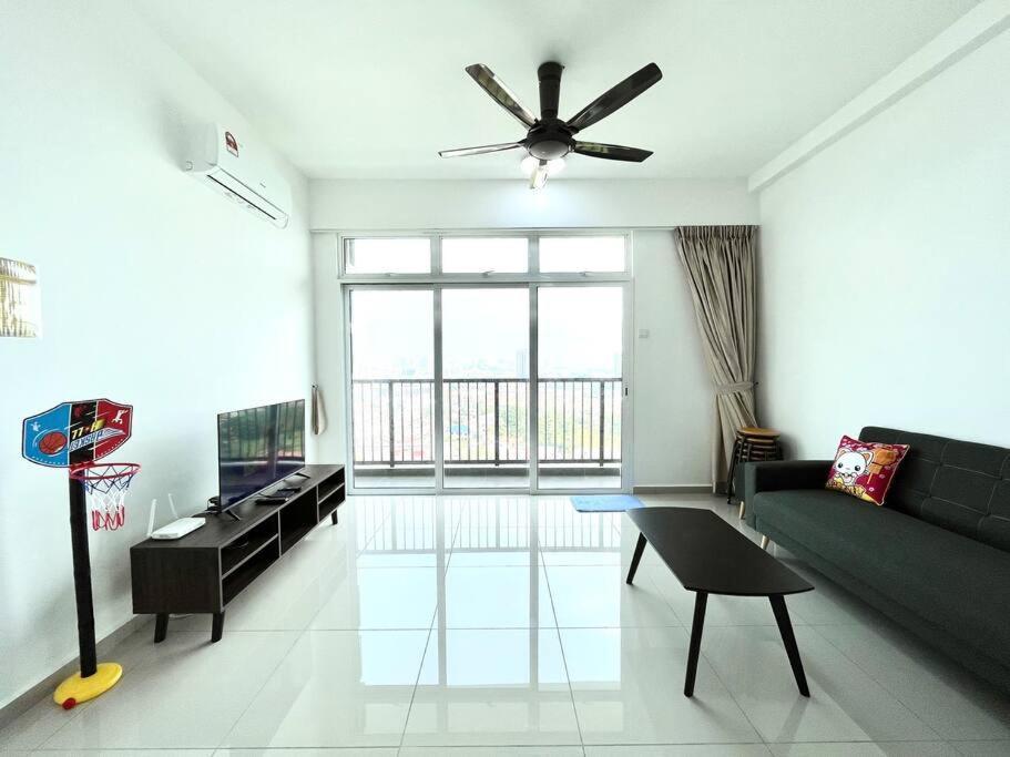 Urban Home-Swimming Pool-City Center Malacca Esterno foto
