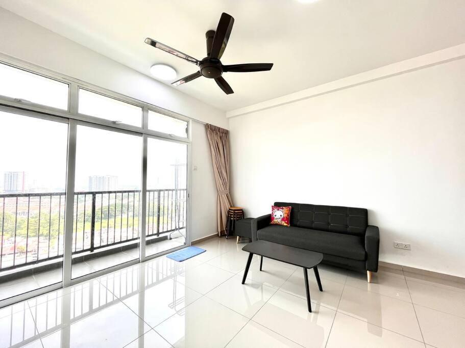 Urban Home-Swimming Pool-City Center Malacca Esterno foto