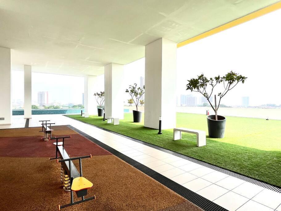 Urban Home-Swimming Pool-City Center Malacca Esterno foto